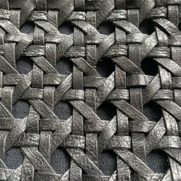 Kempton & Co Basket Weave Leather Crossbody - Picture 6 of 9